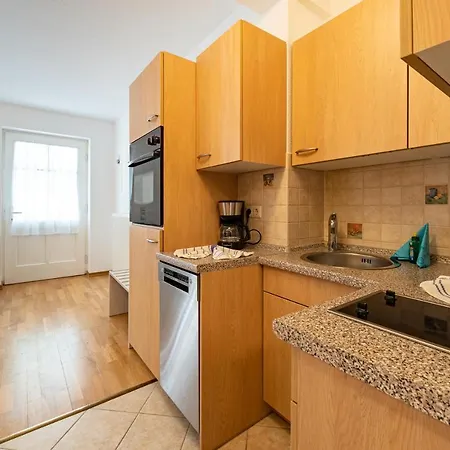 Im Schuh بيت ضيافة